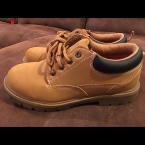 Wrangler work boots. Lace up men’s 7
